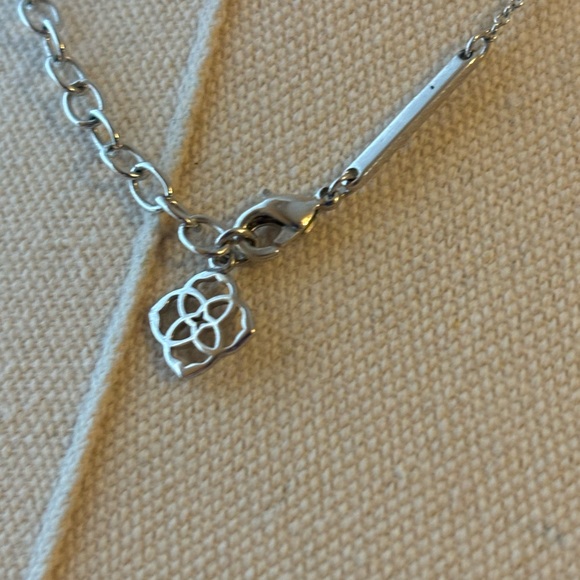 Kendra Scott Ari Heart necklace - Picture 2 of 3